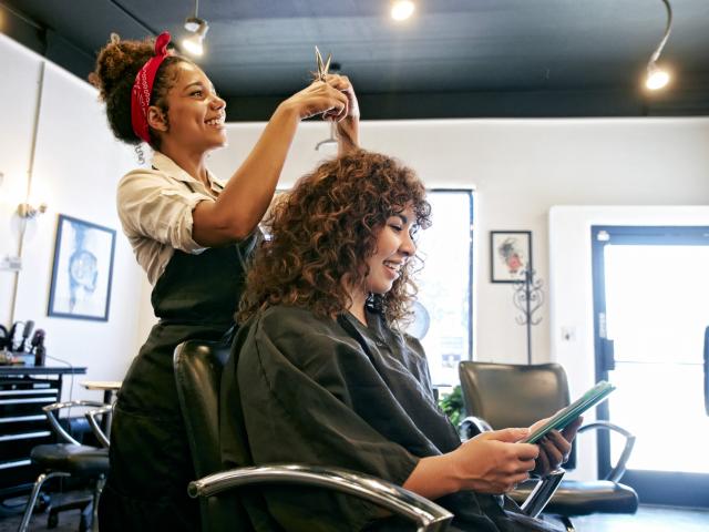 cheveux bouclés