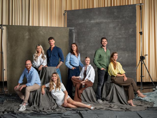 Blind Getrouwd; seizoen 10 vanaf maandag 10 november 2025 bij VTM. Op de foto: (van links naar rechts) Ian, Sien, Ziggy, Maite, Paulien, Kim, Leander en Ellen