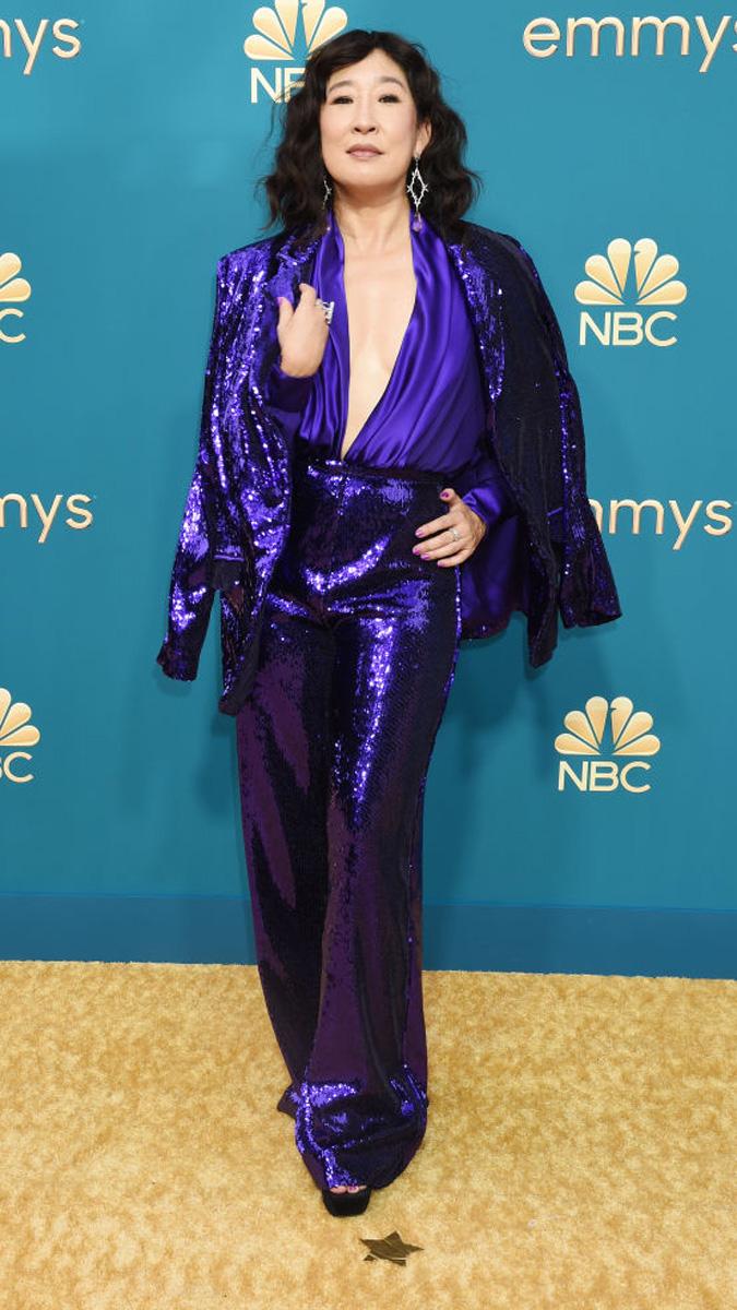 sandra oh 74th Primetime Emmy Awards Red carpet blue suit