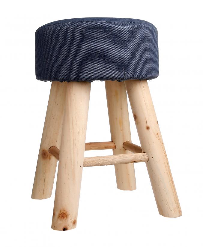 Tabouret en bois avec assise recouverte de tissu, h 41 cm, 19,99 €, Casa.