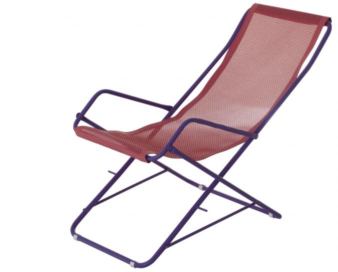 Chaise longue pliable «Bahama », 8 coloris, 105 €, Emu.