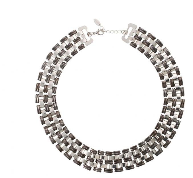 Large collier plastron en métal ultraléger, 24,99 €, Esprit