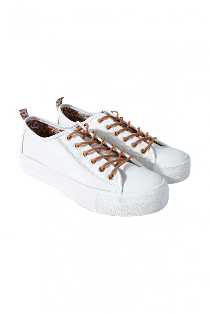 Baskets, 22,99 €, Springfield. ￼