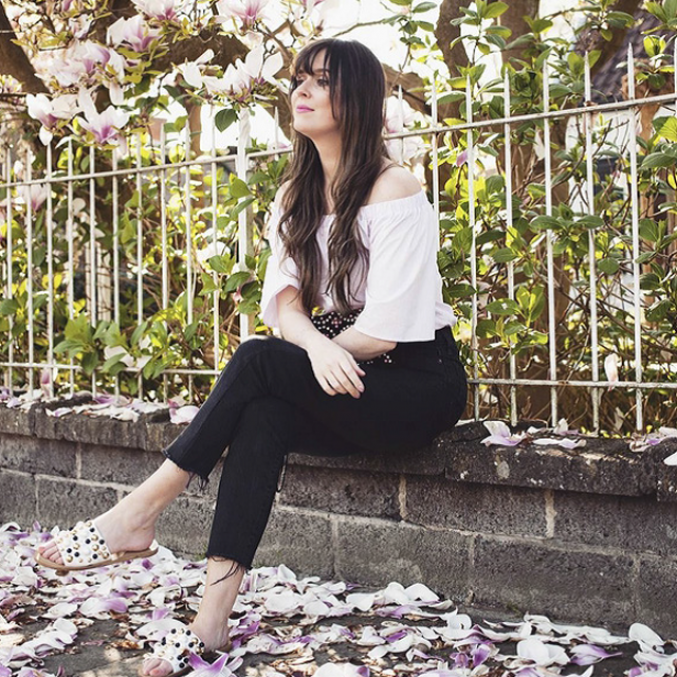 MUST FOLLOW: Annebeth Bels