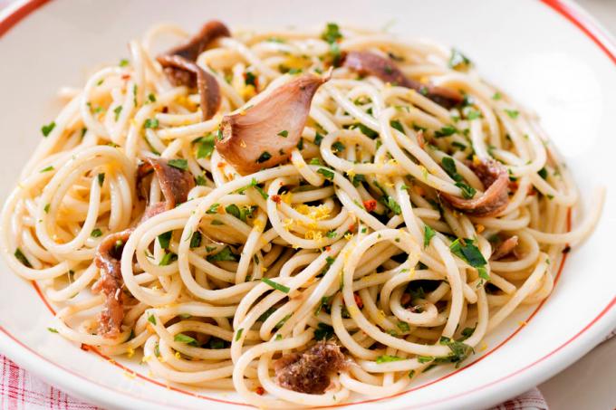 Vrijdag: spaghetti aglio, olio e peperoncino