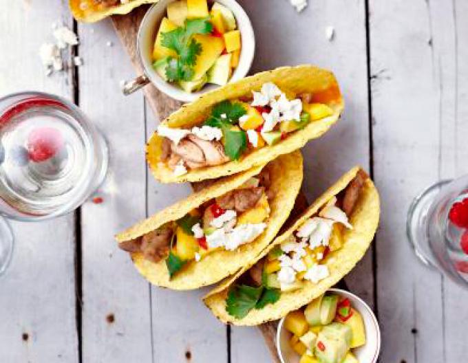 Donderdag: taco's met gegrilde kip, feta en mangosalade