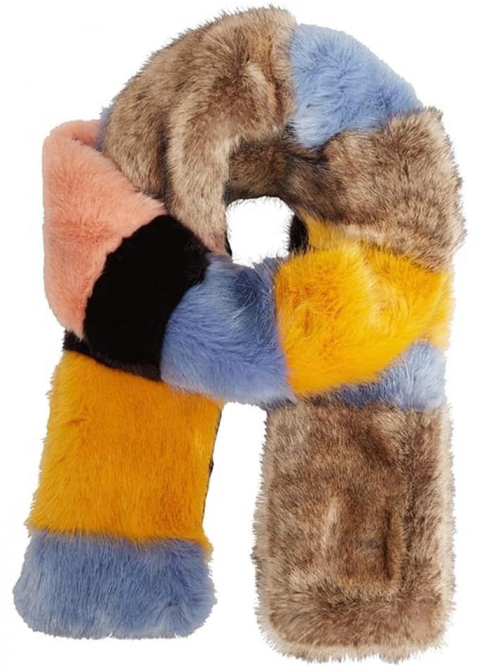 SHOPPING: 19 x de leukste faux fur-sjaals voor het kille herfstweer