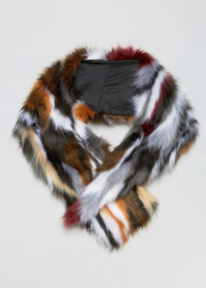 SHOPPING: 19 x de leukste faux fur-sjaals voor het kille herfstweer