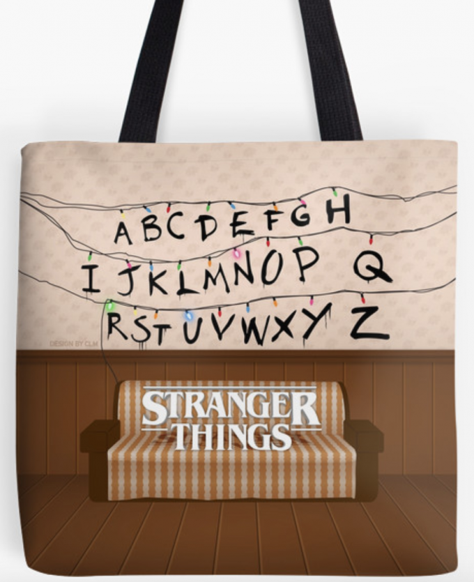 Berg al je 'Stranger Things'-spullen op in deze tote bag