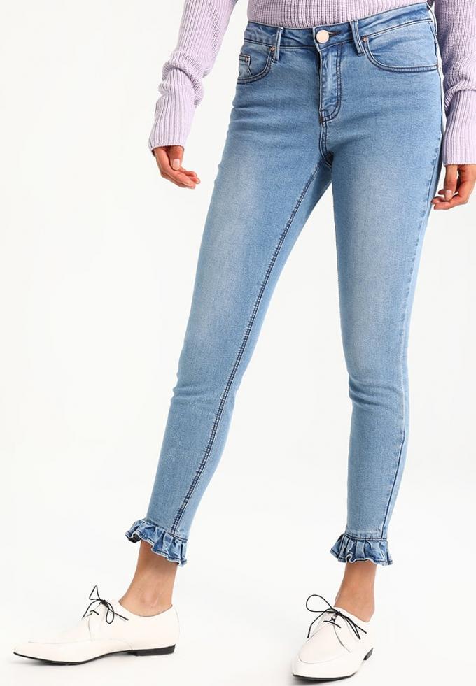 Ruffle jeans