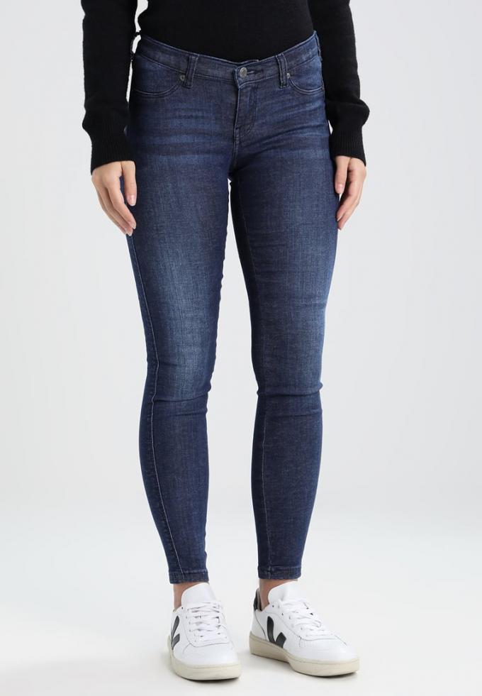 Low-rise jeans