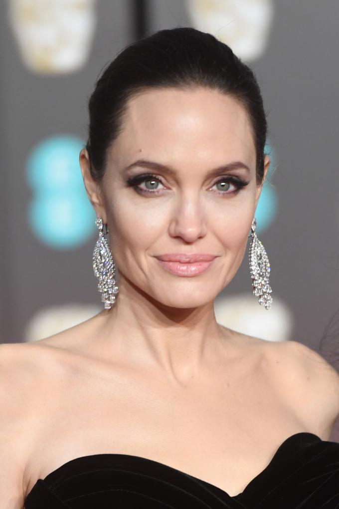 Ronde ogen zoals Angelina Jolie