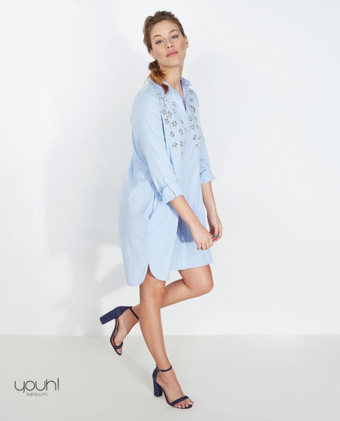 Robe chemise bleu clair à 