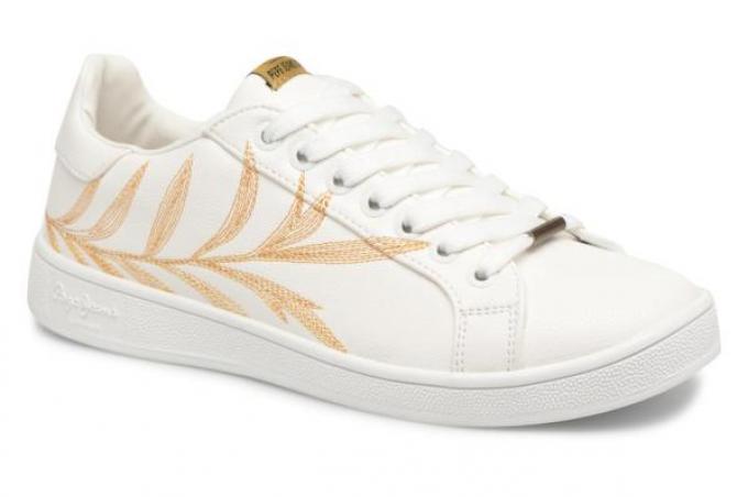 Witte schoenen met gouden stiksels