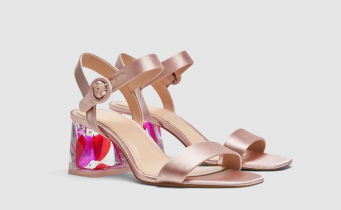 Satijnen sandalen met fantasiehak