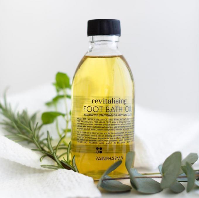 Revitalising Foot Bath Oil van RainPharma