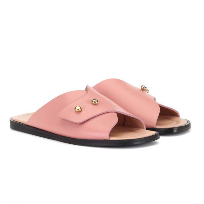 Leren slippers in zomers roze