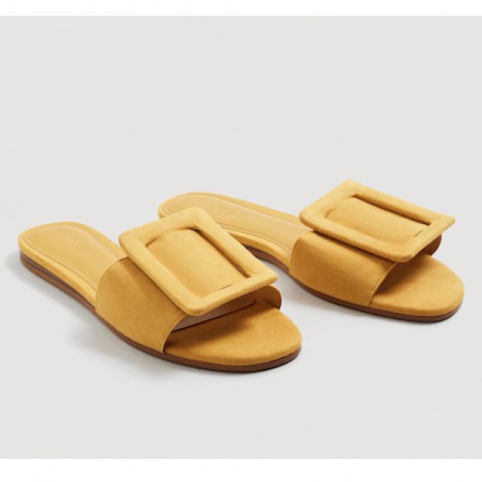 Platte sandalen met gesp