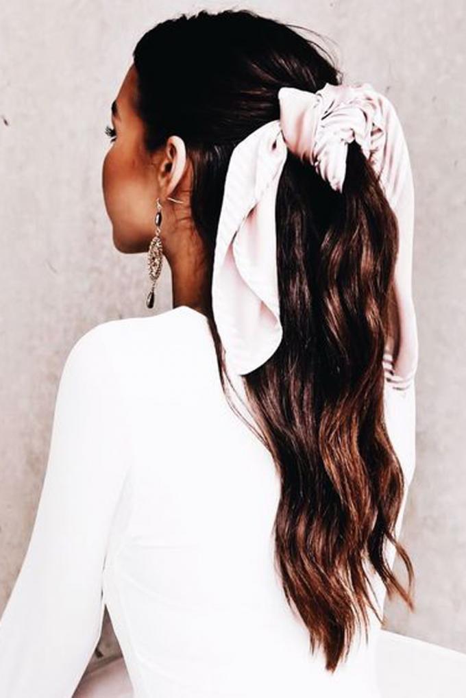 PINSPIRATION: 15 manieren om een sjaaltje in je haar te dragen