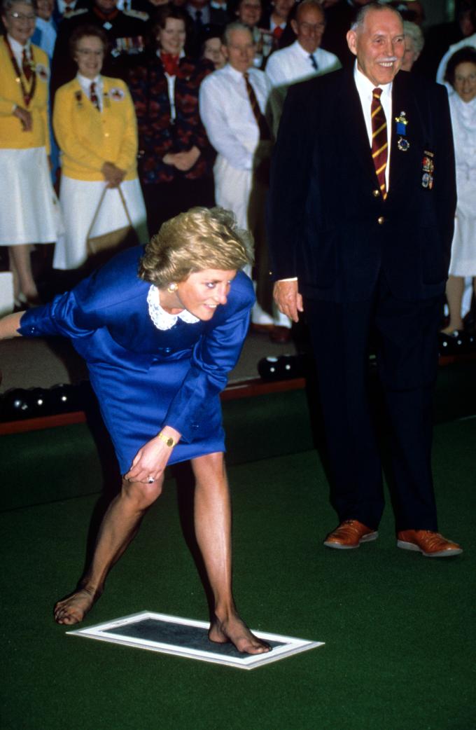 Prinses Diana speelt bowling - Luton, 1988