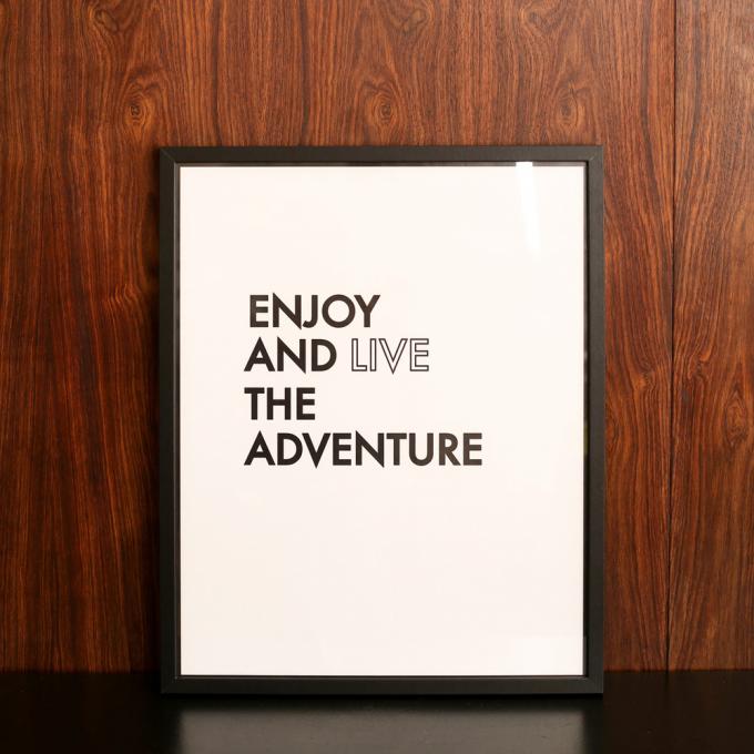 Poster 'Enjoy and live the adventure'