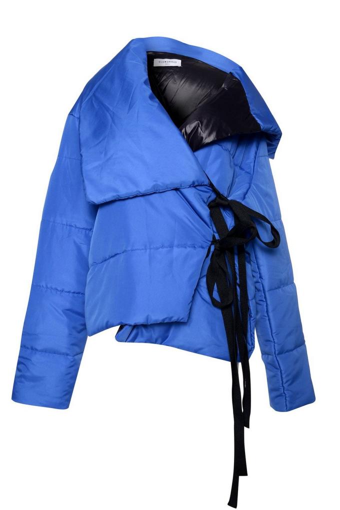 Blauwe puffer (€ 72)