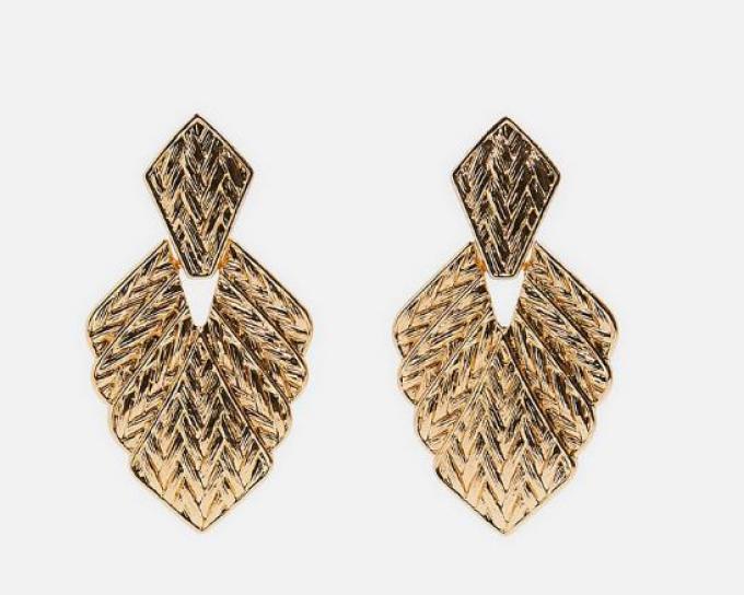 Statement: Zara African-style gouden oorbellen