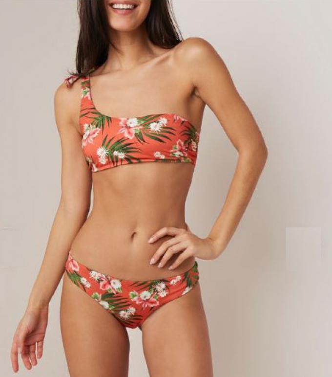 Bikini in oranje met bloemenmotief