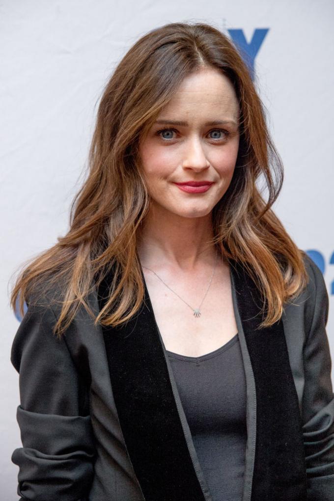 La raie au milieu un brin destructurée de Alexis Bledel