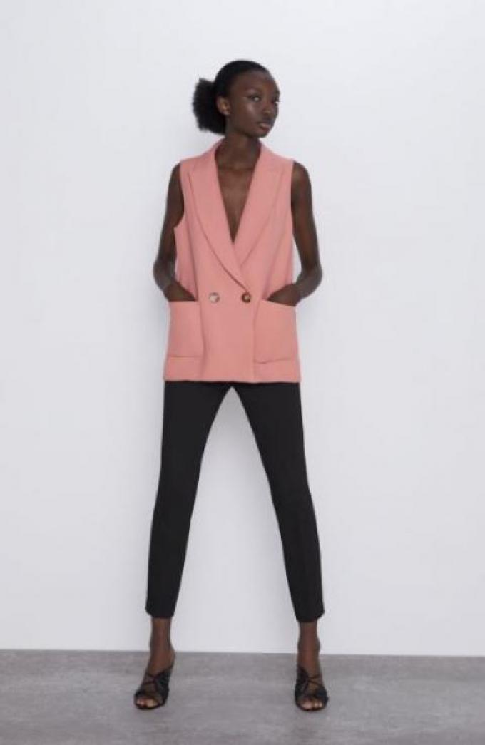 Le gilet rose over-size