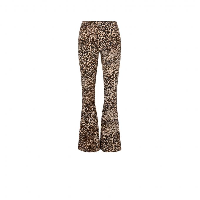 Un pantalon imprimé léopard