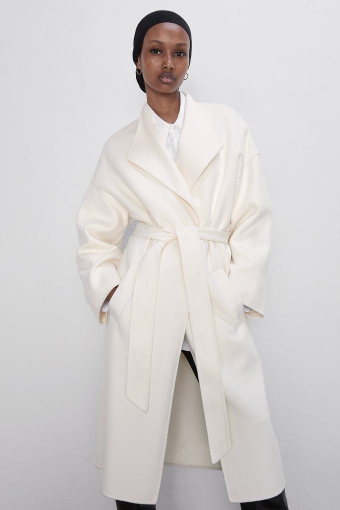 Manteau blanc à ceinture