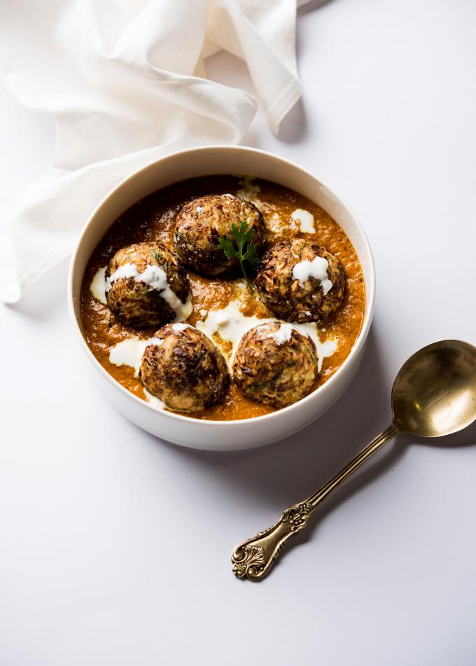 'Meatballs' van bloemkool met rijst en verse spinazie