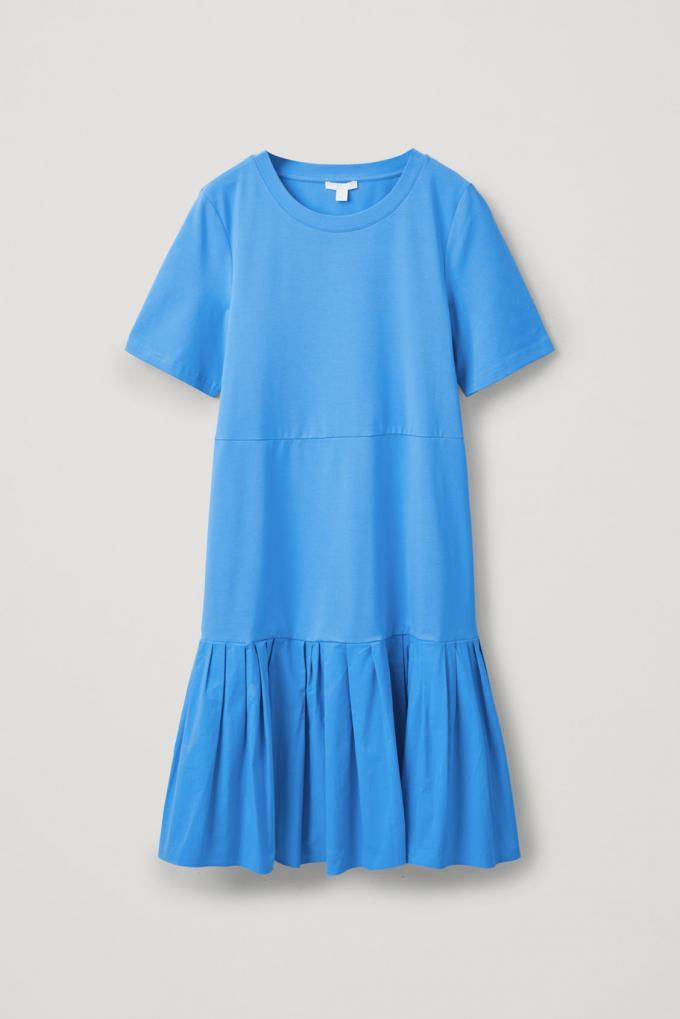 Felblauwe jurk met korte mouwen