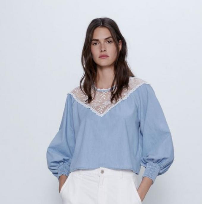 Denim-like blouse in organza met kanten kraagje