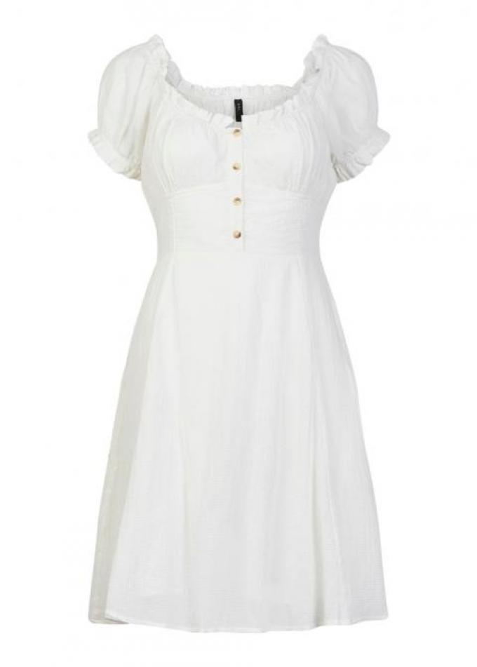 La robe blanche à manches courtes