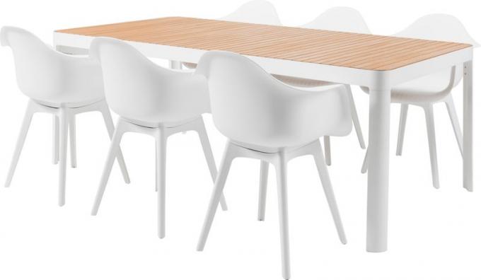 La table en eucalyptus et ses 6 chaises