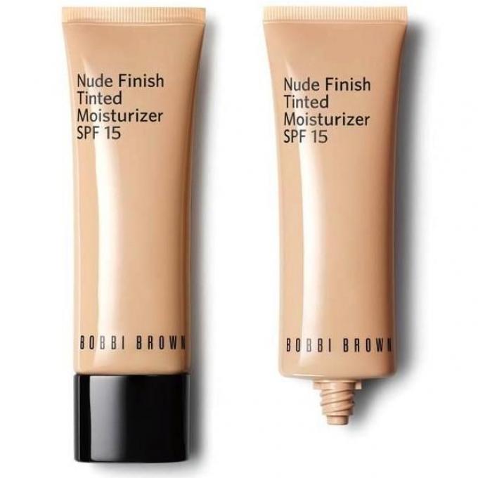 Nude finish tinted de Bobbi Brown