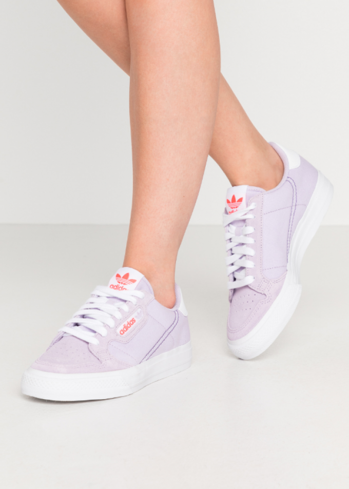 Les sneakers lilas