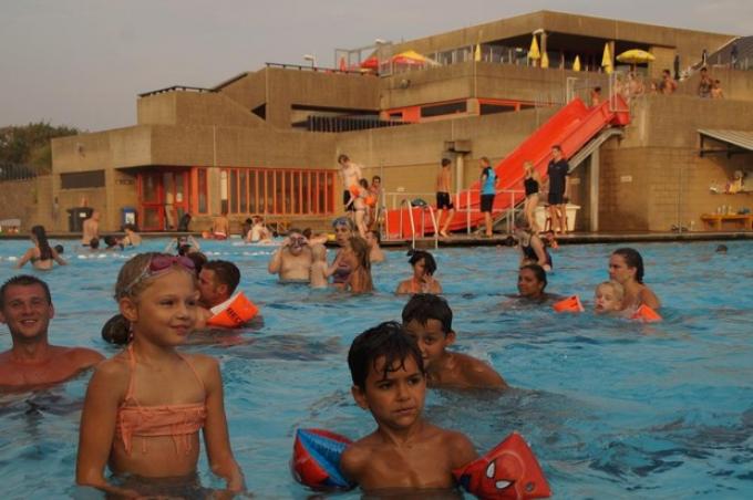 katoen herhaling temperament Gratis zwemmen in Stedelijk Zwembad van Oostende - KW.be