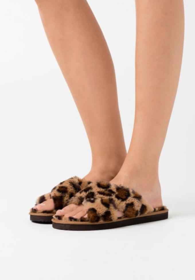 Slippers in dierenprint