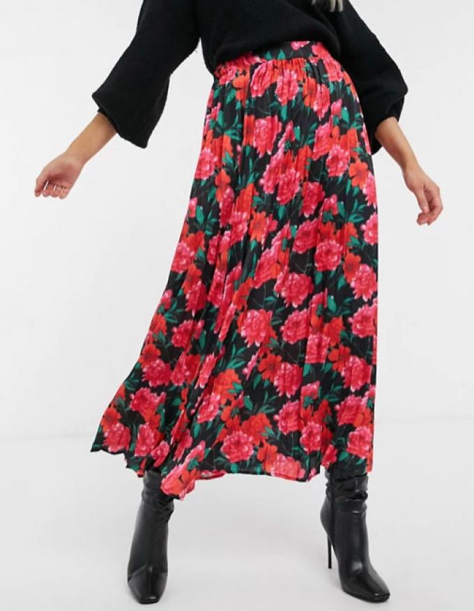Zwarte midirok met rood-roze bloemenprint