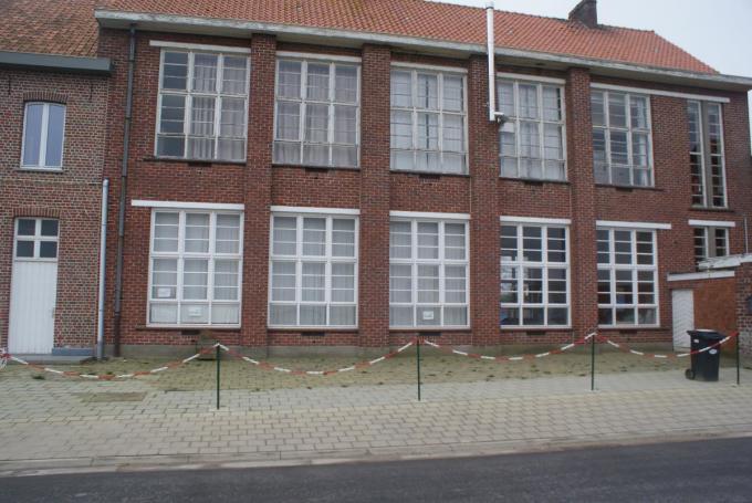 Heel afdeling stormloop School en Dorpshuis in Gijverinkhove te koop - KW.be