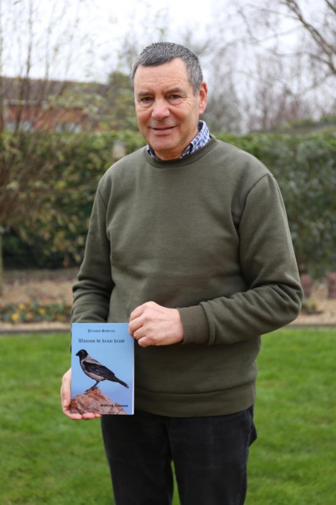 Oostendenaar Wilfried Cooman stelt zijn eerste kinderboek voor.© GLO