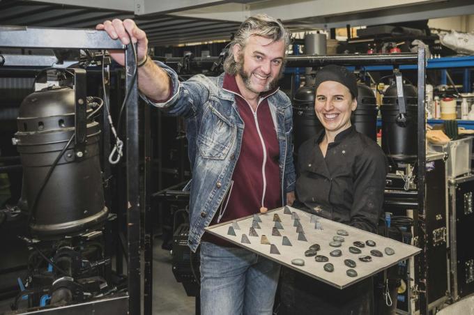 Alexander Ronsse en Tine Vandenberghe van TheaTech gooiden het over een andere boeg: van de cultuursector naar het maken van chocolade.© Olaf Verhaeghe