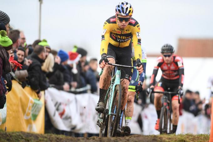 Wout Van Aert in actie in Gullegem.©DAVID STOCKMAN BELGA