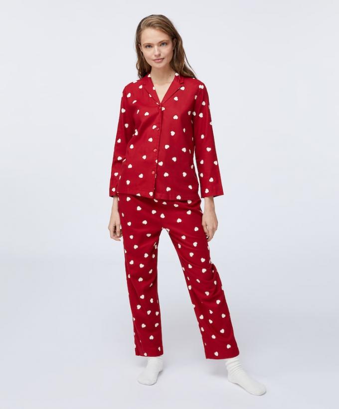 Le pyjama en coton à coeurs