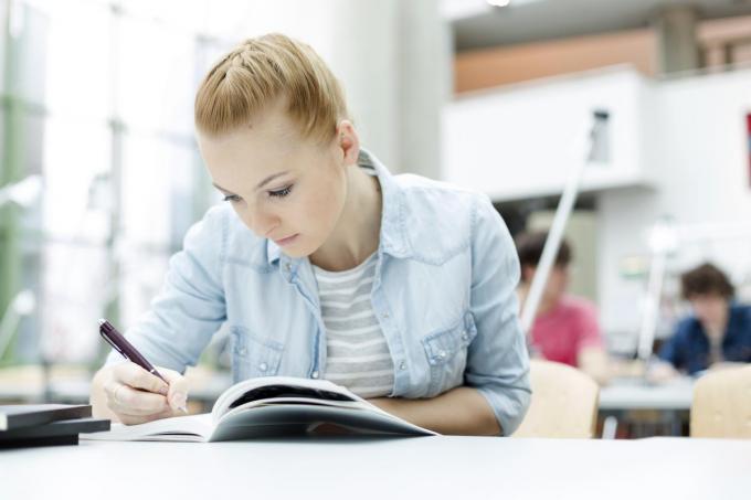 Studenten kunnen zich op drie locaties in Diksmuide voorbereiden op hun examens.©Westend61 Getty Images