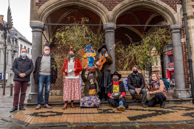 De werkgroep Het Sprookjeslicht wil met de speurtocht aan kinderen tonen hoe je het licht in jezelf kan laten branden. Op de foto herken je v.l.n.r. Joris Vande Vyvere, Vincent Byttebier, Joline Snauwaert, Lies Geerolf, Hilde Snauwaert, Wim Duthoit, Stefaan Ver Eecke en Nora De Witte. (foto WME)©Wouter Meeus (foto WME)