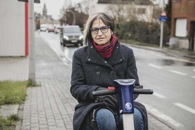 Rebecca Kints treedt op als woordvoerder namens de protestgroep ‘Geen knik in de Driekerkenstraat’.© Olaf Verhaeghe